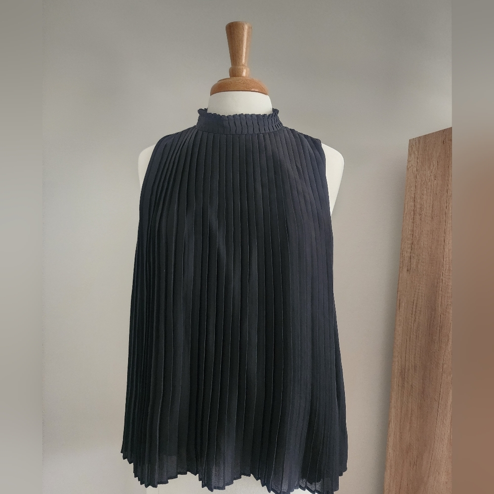 Banana Republic high neck black top size L
